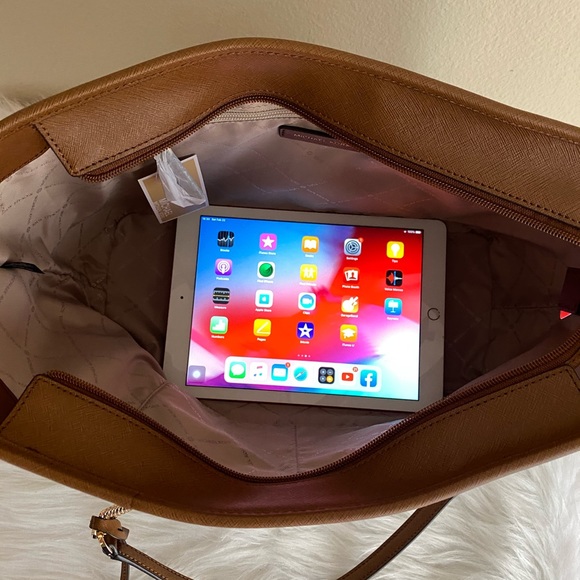 Michael Kors - Picture 4 of 8